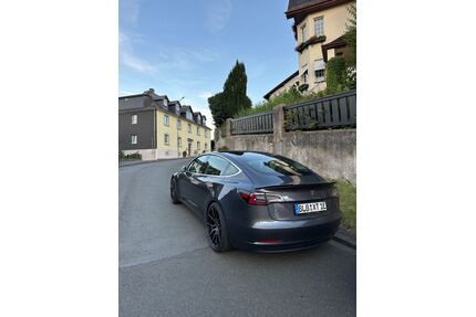 Tesla Model 3 Gebrauchtwagen