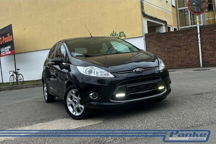 Ford Fiesta Titanium*Keyless*PDC*LED*Tel.*Chrom*GAS* 