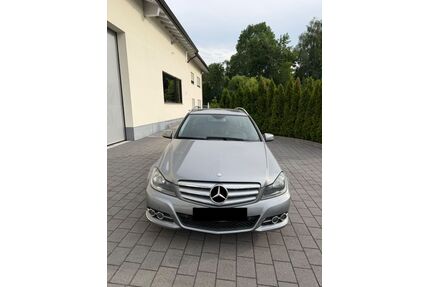 Mercedes-Benz 220 Gebrauchtwagen