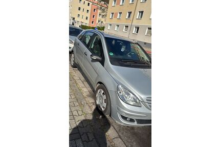 Mercedes-Benz B 180 Gebrauchtwagen
