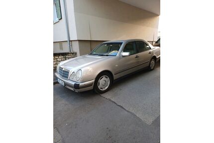 Mercedes-Benz E 200 Gebrauchtwagen