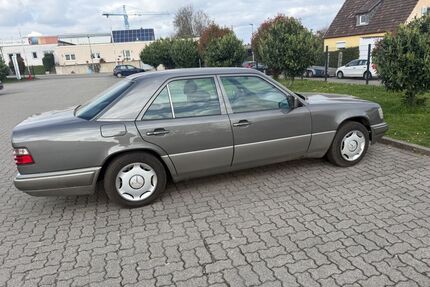 Mercedes-Benz 220 Gebrauchtwagen