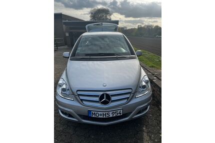 Mercedes-Benz B 180 Gebrauchtwagen