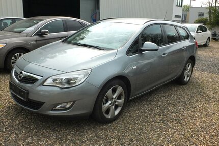 Opel Astra SPORTS TOURER EDITION PARKPILOT KLIMAANLAGE Gebrauchtwagen