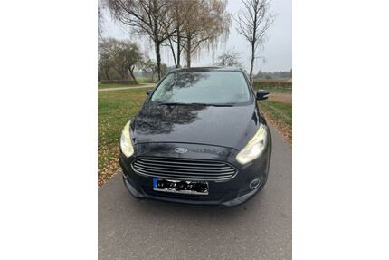 Ford S-Max Gebrauchtwagen