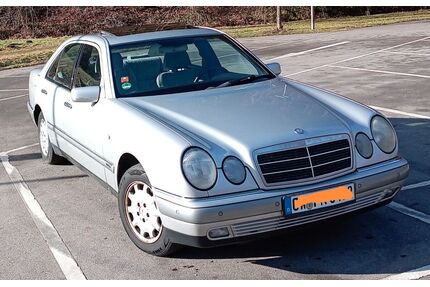 Mercedes-Benz 230 Gebrauchtwagen