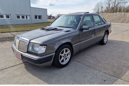 Mercedes-Benz 220 Gebrauchtwagen