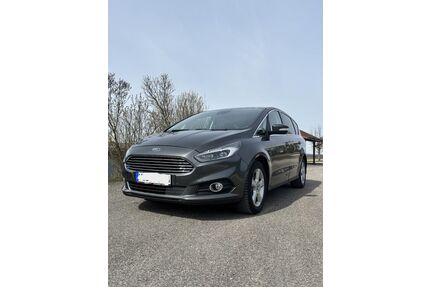 Ford S-Max Gebrauchtwagen