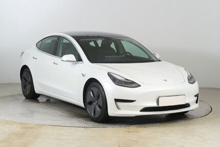 Tesla Model 3 Gebrauchtwagen