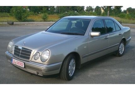 Mercedes-Benz E 230 Gebrauchtwagen