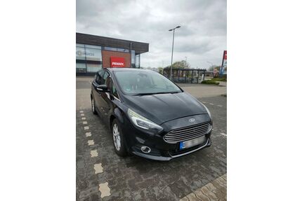 Ford S-Max Gebrauchtwagen