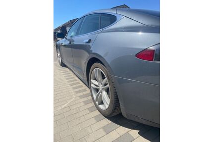 Tesla Model S Gebrauchtwagen