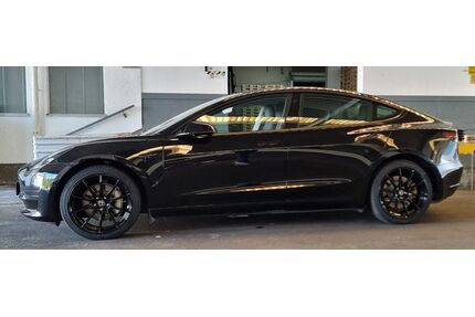 Tesla Model 3 Gebrauchtwagen