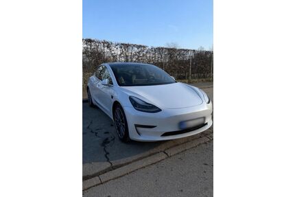 Tesla Model 3 Gebrauchtwagen