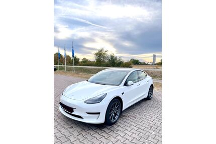Tesla Model 3 Gebrauchtwagen