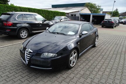 Alfa Romeo GT 2.0 16V JTS Progression Sportiva TÜV neu Gebrauchtwagen