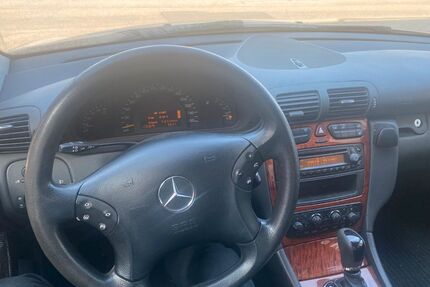 Mercedes-Benz 220 Gebrauchtwagen