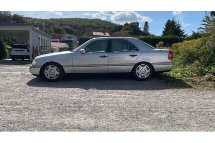 Mercedes-Benz C 180 Gebrauchtwagen