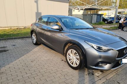 INFINITI Q30 Gebrauchtwagen