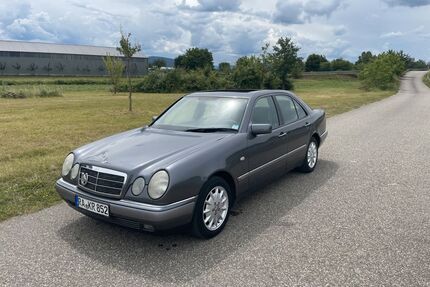 Mercedes-Benz E 200 Gebrauchtwagen
