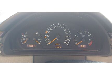 Mercedes-Benz E 200 Gebrauchtwagen