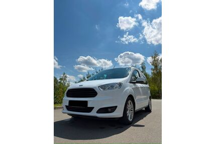 Ford Tourneo Courier Gebrauchtwagen