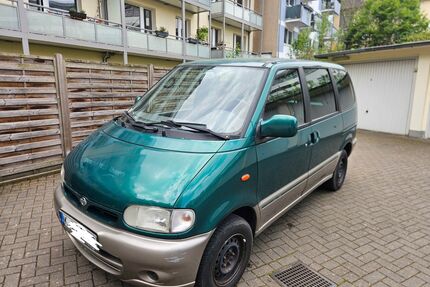 Nissan Serena Gebrauchtwagen