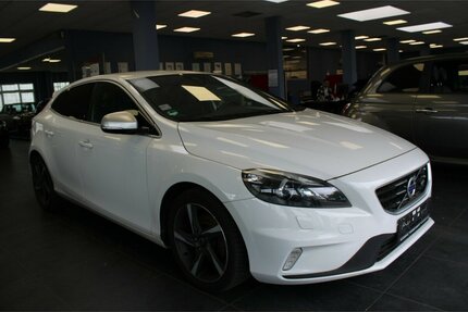 Volvo V40 T3 Momentum Gebrauchtwagen