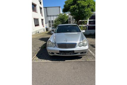 Mercedes-Benz 220 Gebrauchtwagen