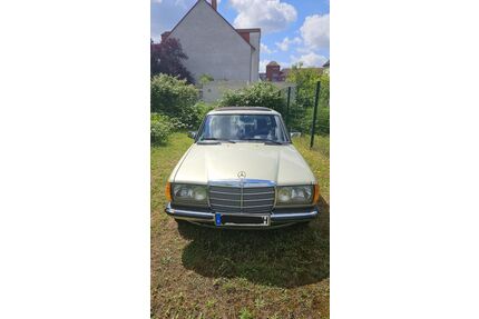Mercedes-Benz E 230 Gebrauchtwagen