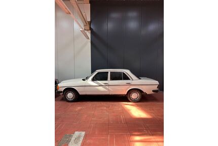 Mercedes-Benz 240 Gebrauchtwagen
