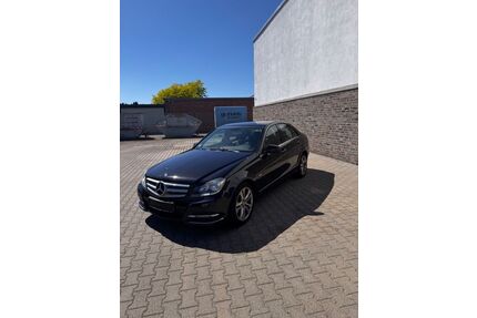 Mercedes-Benz 220 Gebrauchtwagen