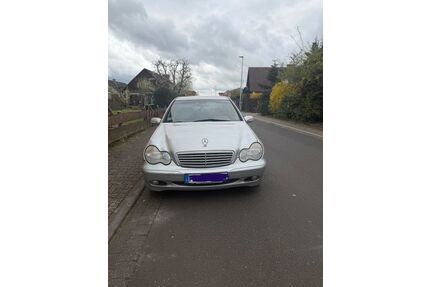 Mercedes-Benz 220 Gebrauchtwagen