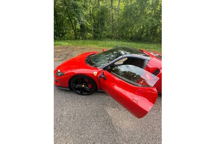 Ferrari 296 GTS Gebrauchtwagen