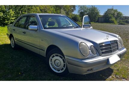 Mercedes-Benz E 220 Gebrauchtwagen