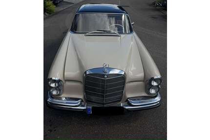 Mercedes-Benz 220 Gebrauchtwagen