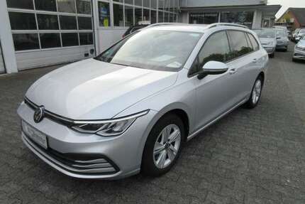VW Golf Variant Life 2.0 TDI DSG NAVI AHK KAMERA ALU Gebrauchtwagen