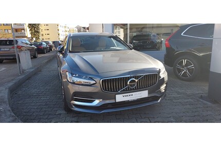 Volvo V90 