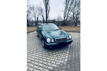 Mercedes-Benz 230 Gebrauchtwagen