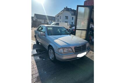Mercedes-Benz C 180 Gebrauchtwagen