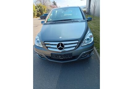 Mercedes-Benz B 180 Gebrauchtwagen
