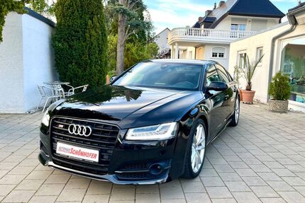 Audi S8 