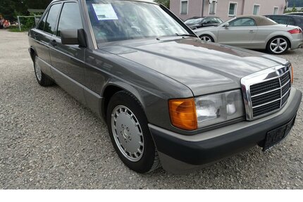 Mercedes-Benz 190 E 2.3 H-Kennz. Oldtimer eSHSD Verschl-t. neu g Oldtimer