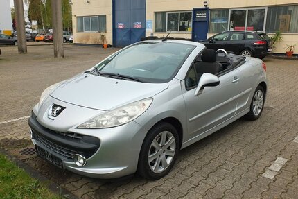 Peugeot 207CC SPORT KLIMAANLAGE PARKPILOT LMF WINDSCHOTT Gebrauchtwagen