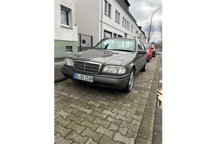 Mercedes-Benz C 180 Gebrauchtwagen