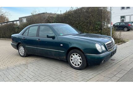 Mercedes-Benz E 230 Gebrauchtwagen