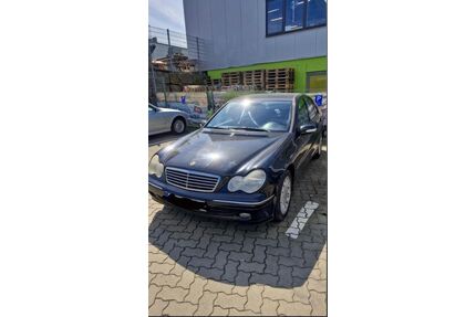 Mercedes-Benz 220 Gebrauchtwagen