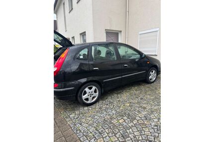 Nissan Almera Tino Gebrauchtwagen