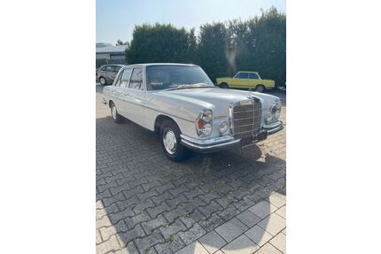 Mercedes-Benz 280 Gebrauchtwagen