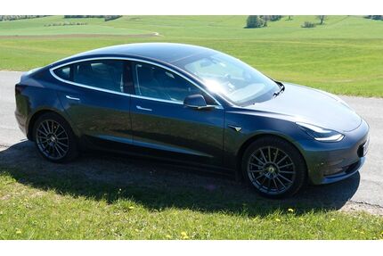 Tesla Model 3 Gebrauchtwagen